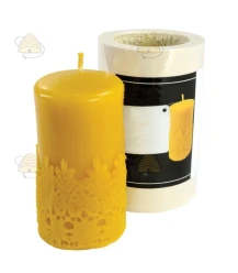 Bougie haute avec motif de dentelle, coulée